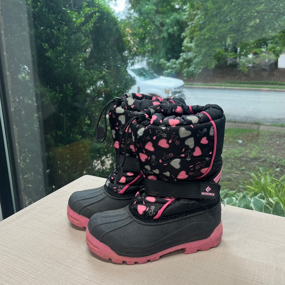 Merence Kids' Black and Pink Winter Boot